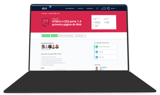 Um notebook com curso alura aberto